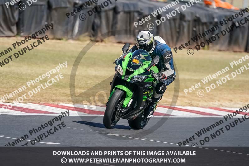 donington no limits trackday;donington park photographs;donington trackday photographs;no limits trackdays;peter wileman photography;trackday digital images;trackday photos